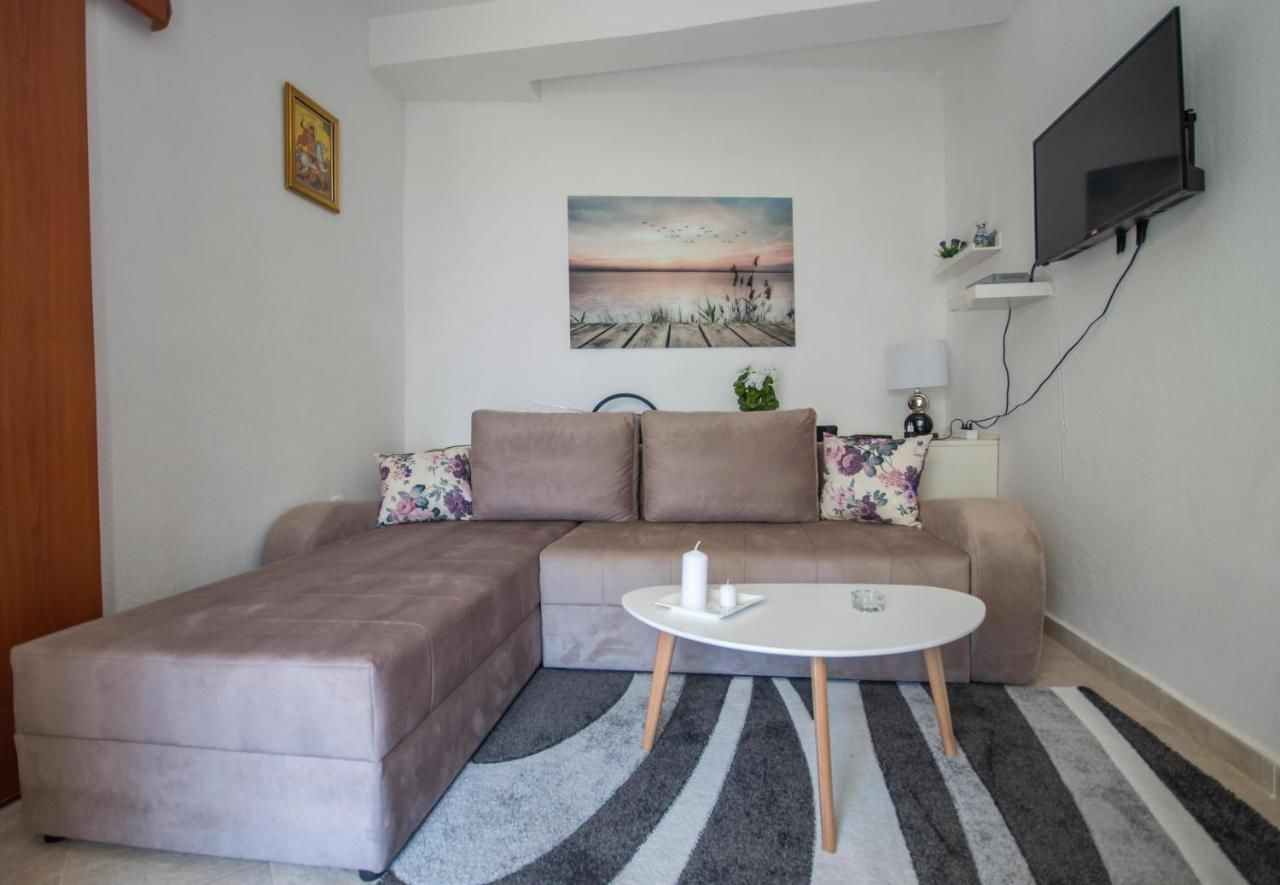 Апартаменты Aneta Apartments Рисан