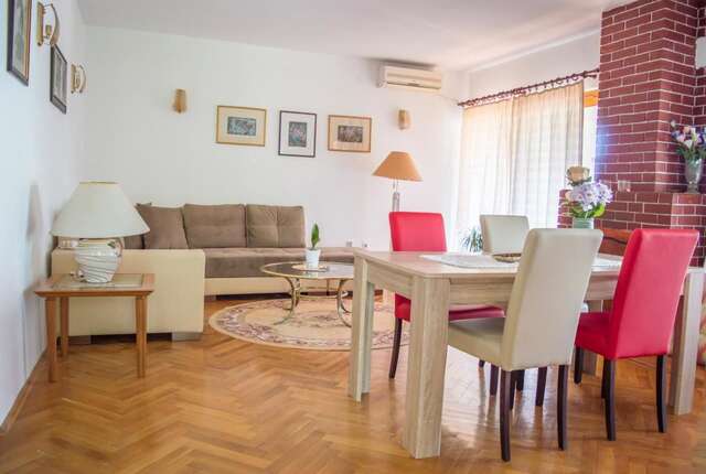 Апартаменты Aneta Apartments Рисан-12
