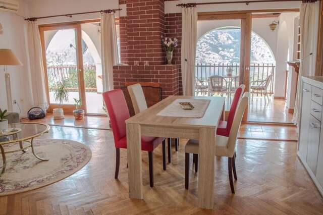 Апартаменты Aneta Apartments Рисан-50